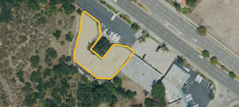 Multi-Space Retail Property