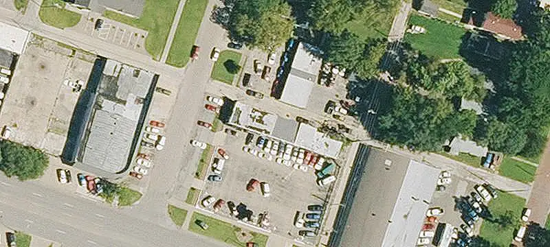 Showroom Property with 4 Bays