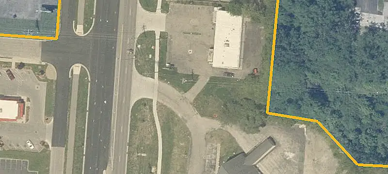 Hamilton Plaza Retail Space
