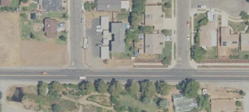 6-Unit Apartment Building