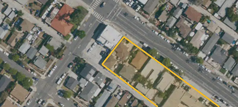Mixed-Use Property With 3 Rentals