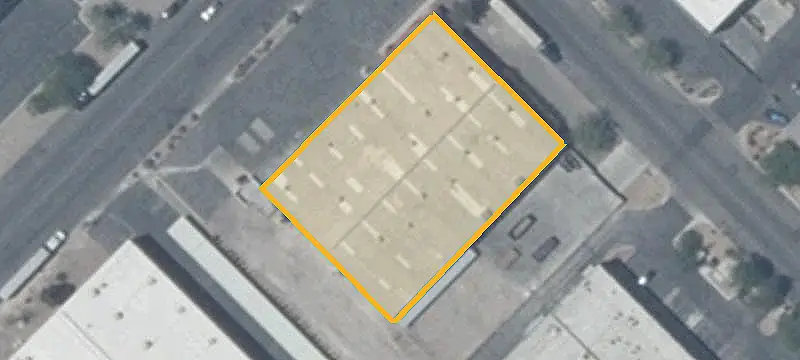 Freestanding Flex Space with Yard
