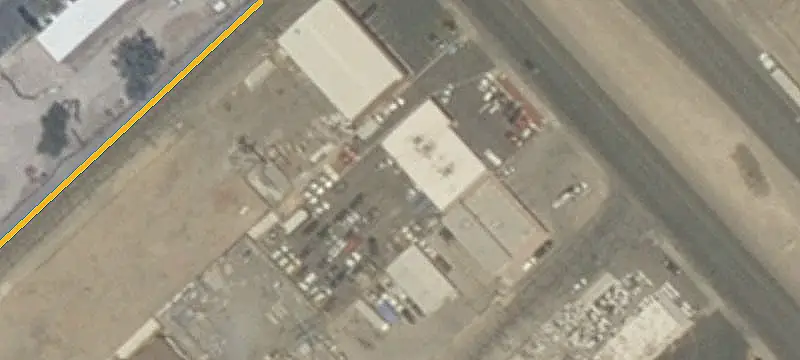Automotive Property with Yard Space