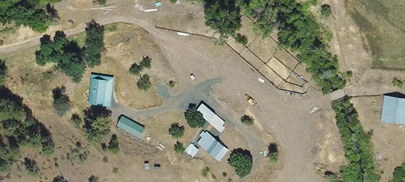 Off-Grid Ranch With River