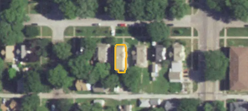 6-Unit Apartment Building