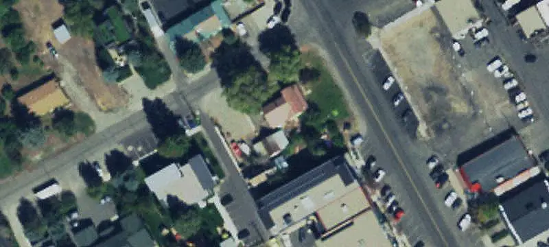 Mixed-Use Building with Apartment