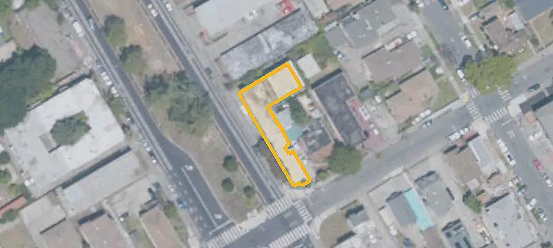 7-Unit Apartment Building