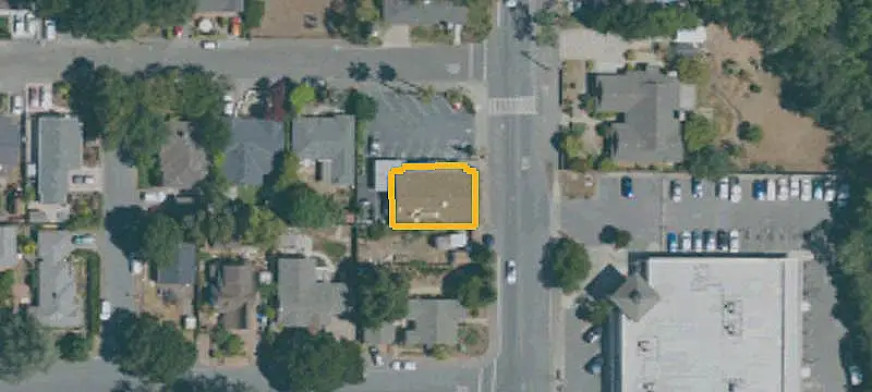 Single-Story Storefront Property