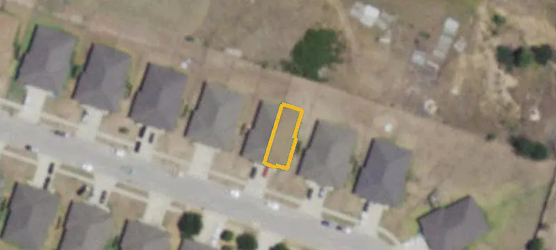 Fenced Duplex Near Lions Park
