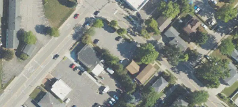 Mixed-Use Building with Apartment