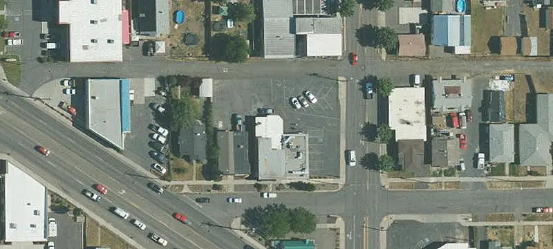 Storefront Laundromat and Dry Cleaner