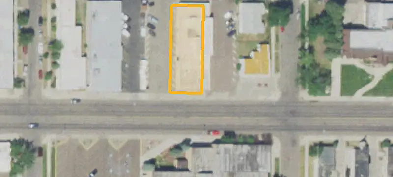 Mixed-Use Property with Apartment