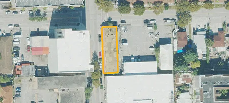Eight-Unit Shopping Center