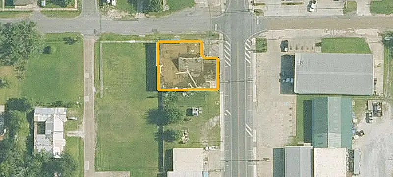 Corner Flex Building with Showroom
