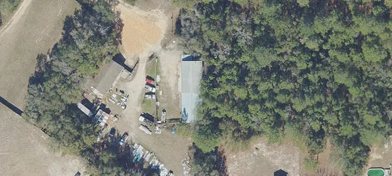 Concrete-Block Auto Shop