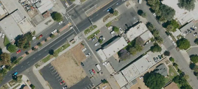 Four-Unit Multi-Tenant Shopping Center