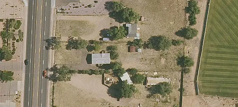 Commercial Land at Roundabout Intersection