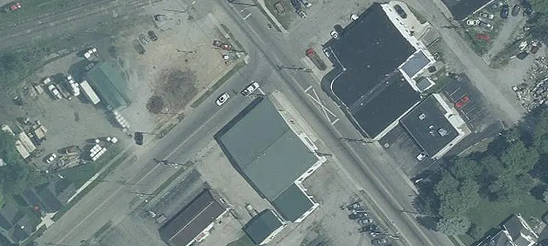 Multi-Building Auto Shop Property