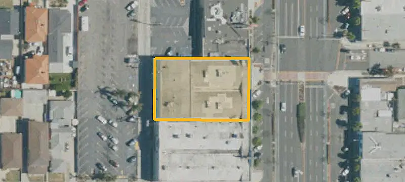 Freestanding Storefront Property