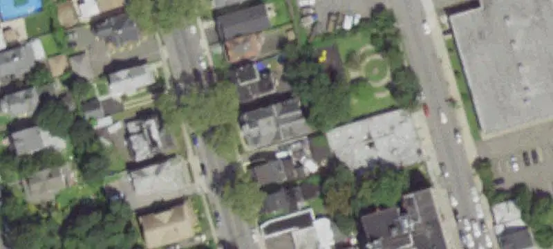 6-Unit Apartment Building
