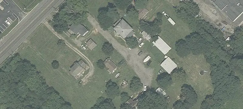 6-Unit Apartment Building