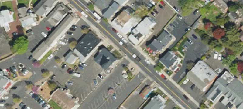 Retail Space Near Signalized Intersection