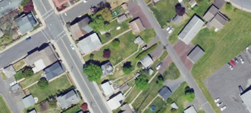 Mixed-Use Property With Apartment