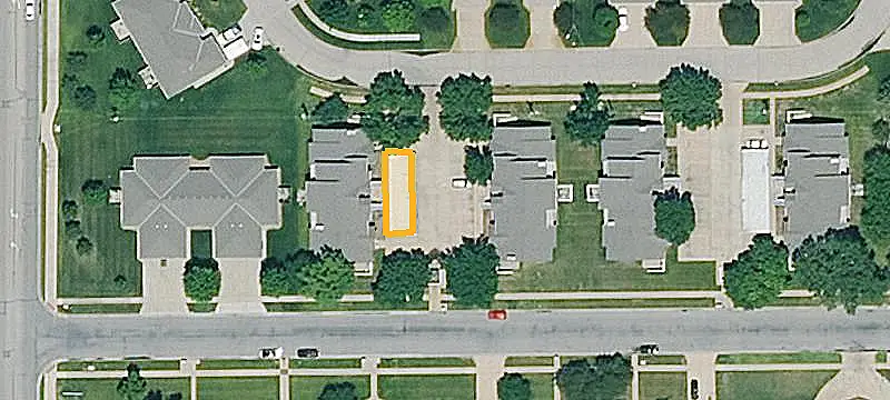 12-Unit Garden Apartment Building