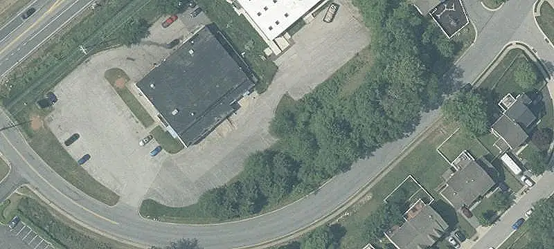 Two-Tenant Auto Service Building