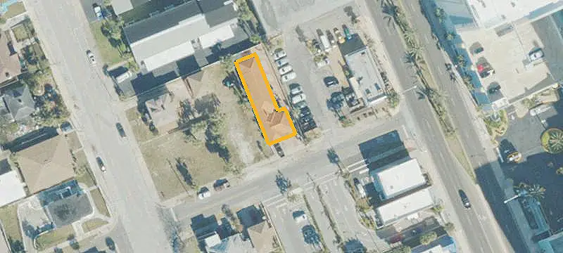 7-Unit Apartment Building Near Beach