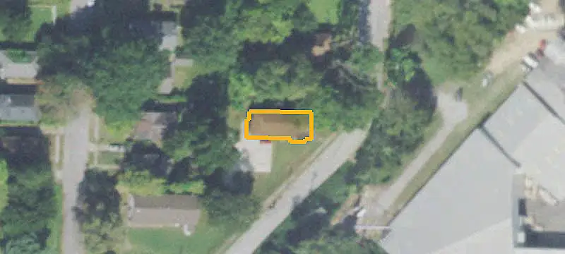 6-Unit Apartment Building