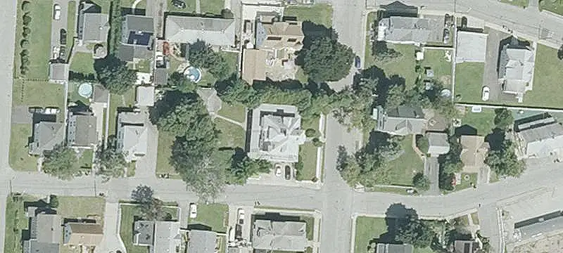 Corner-Lot Multifamily Property
