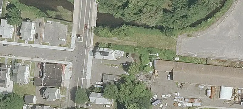 Mixed-Use Property with Two Apartments