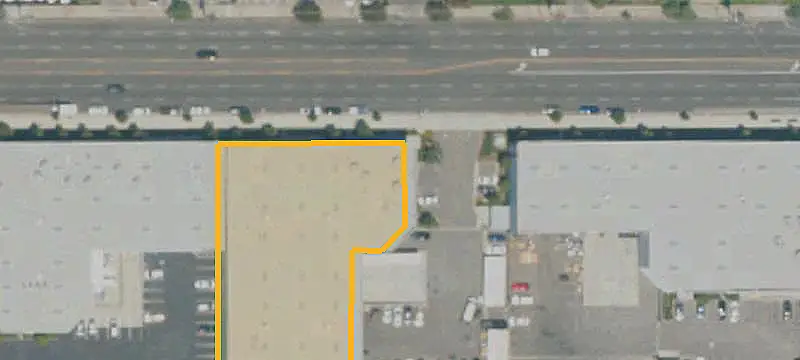 Warehouse with Fenced Yards