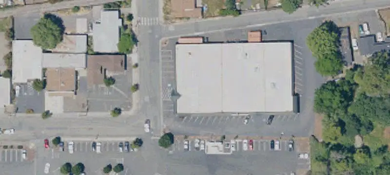 Freestanding Showroom Building