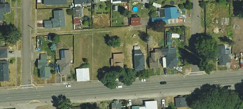 Level Commercial Land