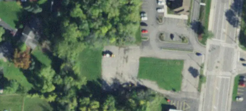 Signalized-Access Commercial Land