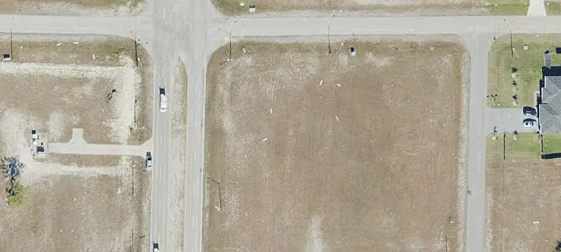 Non-Flood-Zone Commercial Land