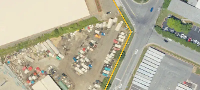 Fenced Flex Space with Yard