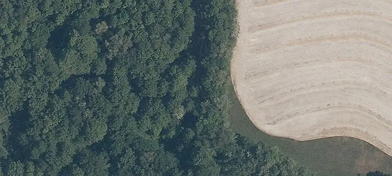 Commercial Land at Signalized Entrances