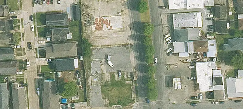 Commercial Land with Three Frontages