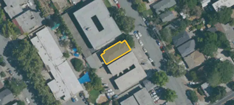 6-Unit Apartment Building