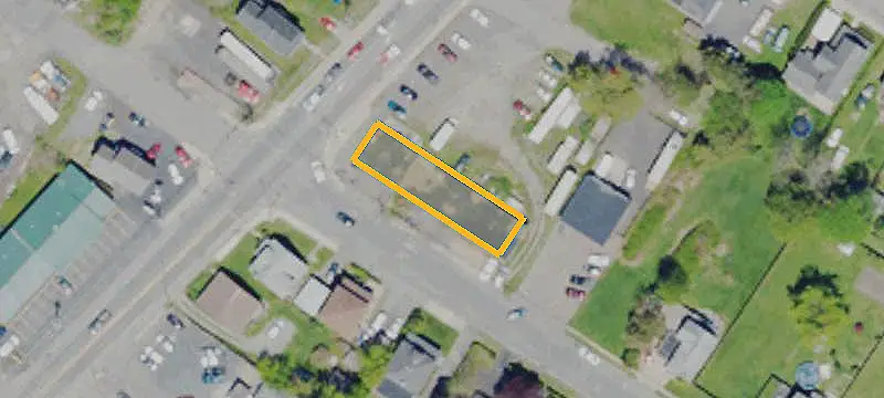 Signalized-Intersection Commercial Land