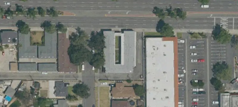 18-Unit Apartment Building with Courtyard