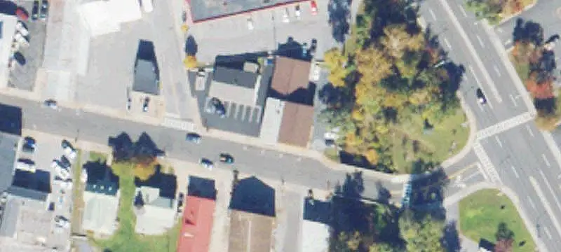 Mixed-Use Building with Apartment