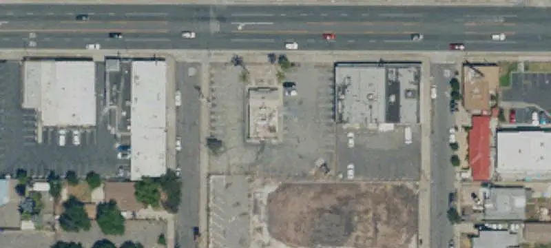 Equipped Restaurant on Large Lot