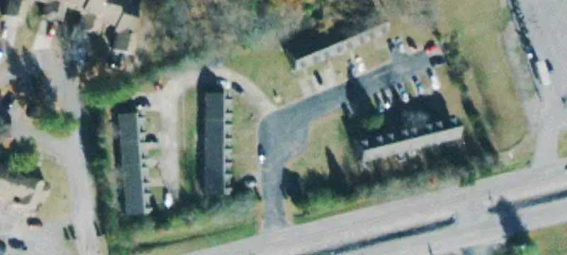 16-Unit Townhome-Style Apartment Building