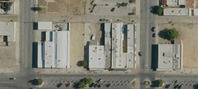 4-Unit Retail Building