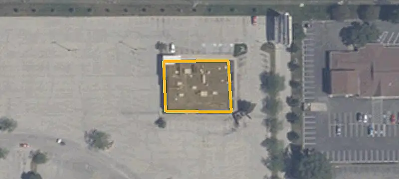 Specialty Property Near Major Anchors
