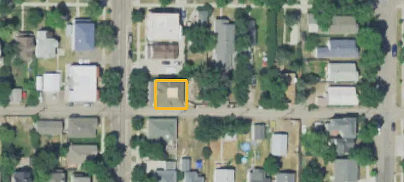 Four-Bedroom Duplex with Fenced Yard